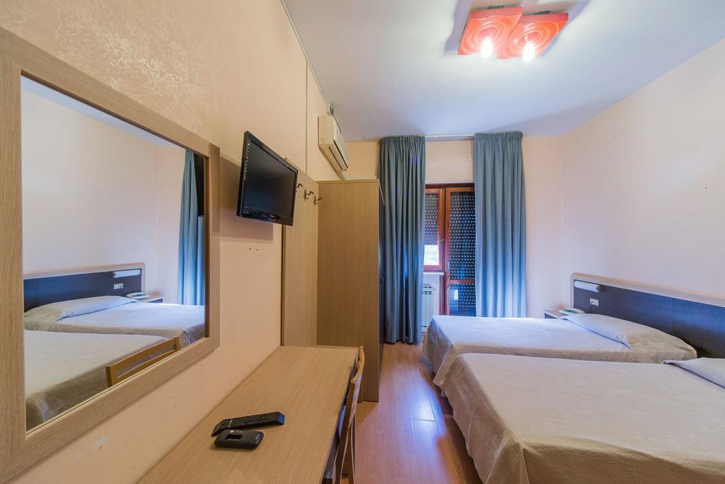 Hotel Del Camerlengo Fara San Martino Zimmer foto