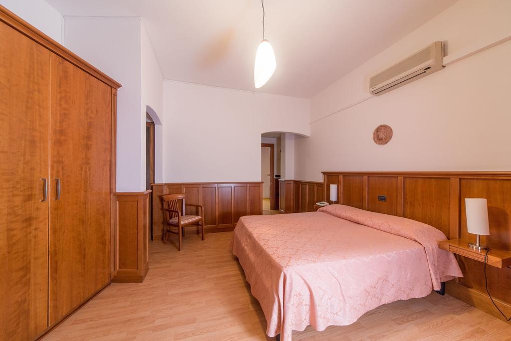 Hotel Del Camerlengo Fara San Martino Zimmer foto
